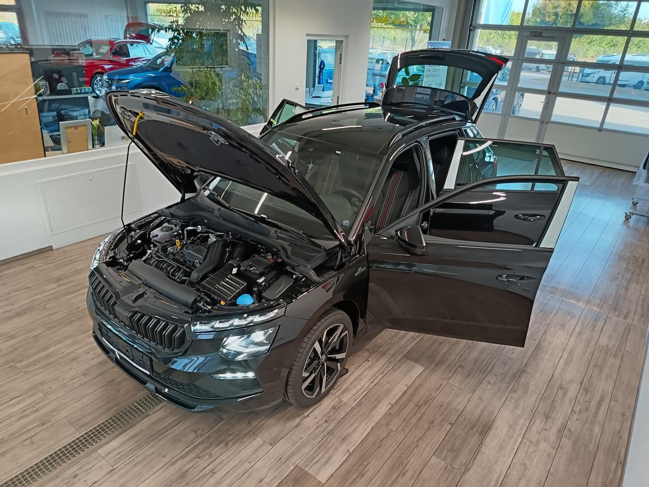 Skoda Kamiq Monte Carlo 1,5 TSI DSG*AHK*PANO*LED*ACC* - SUV/ Todoterreno: foto 2 Skoda Kamiq Monte Carlo 1,5 TSI DSG*AHK*PANO*LED*ACC* - SUV/ Todoterreno: foto 2
