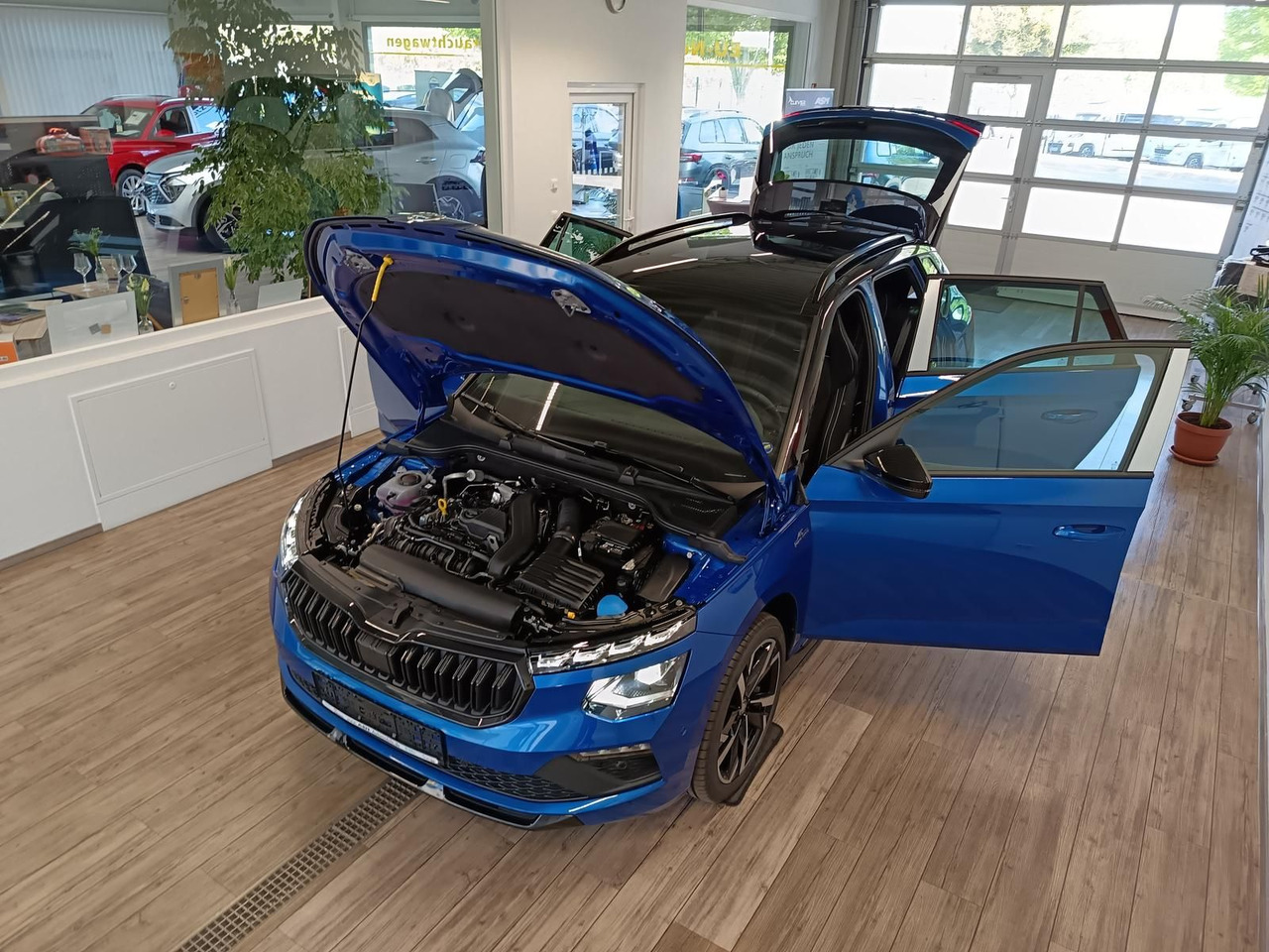 Skoda Kamiq Monte Carlo 1,5 TSI DSG*PANO*AHK*5J.GARANT - SUV/ Todoterreno: foto 2 Skoda Kamiq Monte Carlo 1,5 TSI DSG*PANO*AHK*5J.GARANT - SUV/ Todoterreno: foto 2