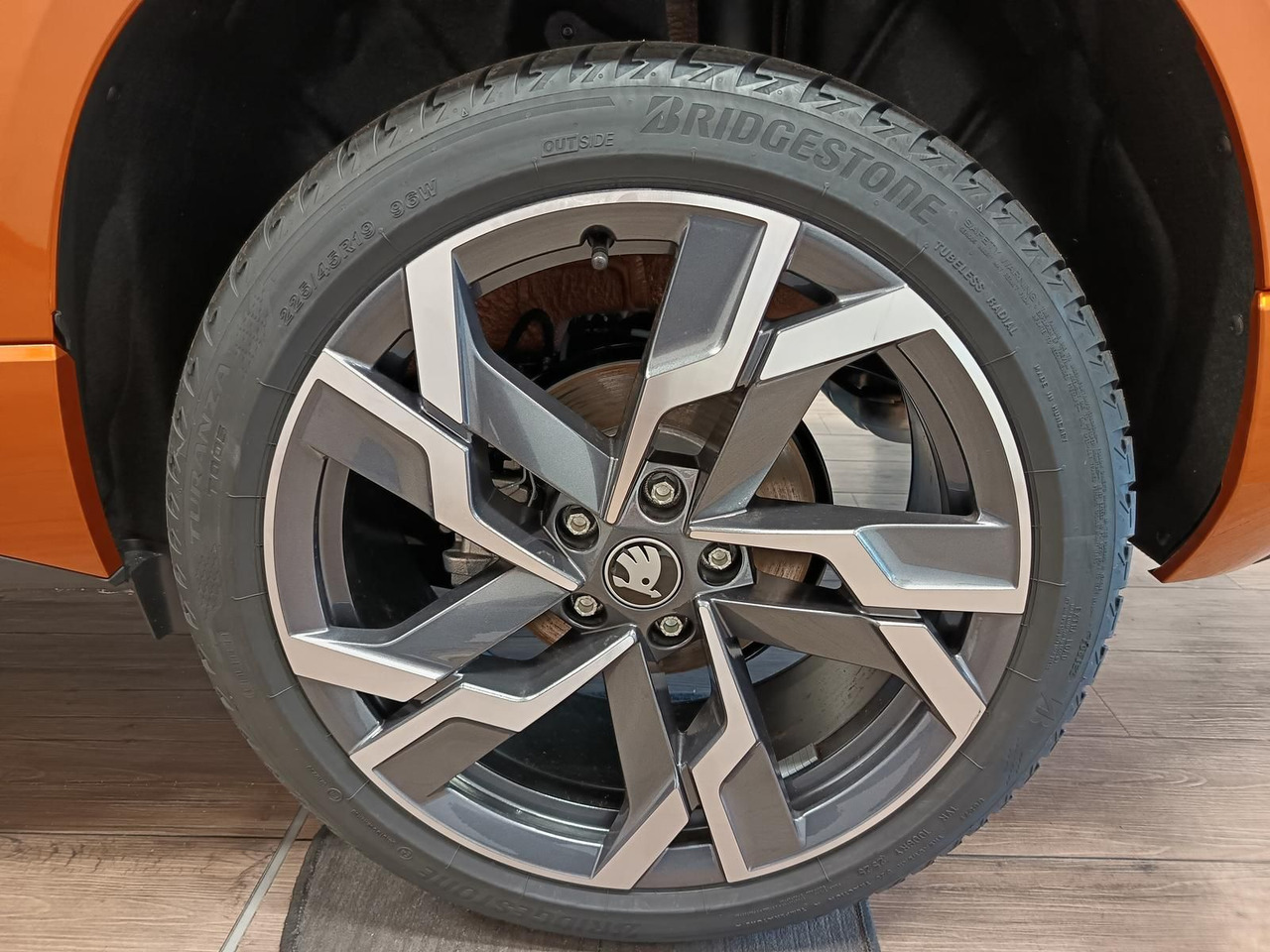 SUV/ Todoterreno Skoda Karoq Sportline 2,0 TDI DSG 4x4*AHK*PSD*STD.HZG*: foto 25