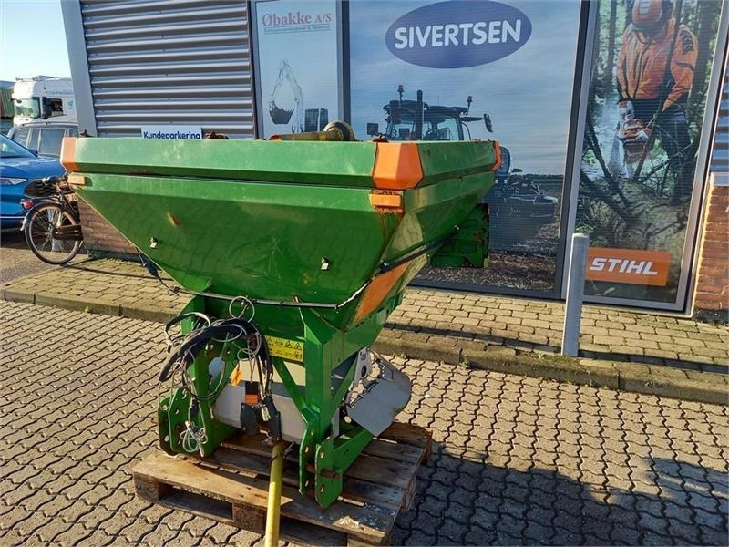 Amazone E+S 750 - Esparcidor de sal para Vehículo municipal: foto 1 Amazone E+S 750 - Esparcidor de sal para Vehículo municipal: foto 1