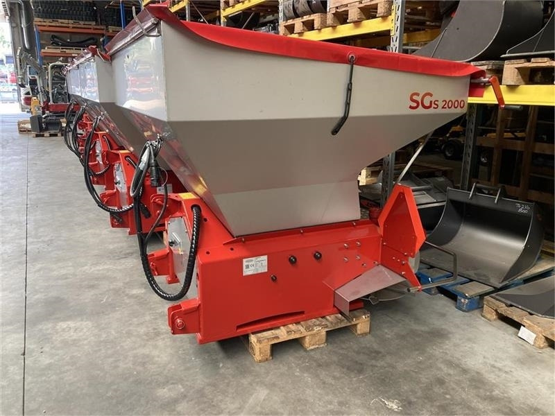 Bredal SGS 2000 Inkl. Lysanlæg, sold og rullepresenning - Esparcidor de sal para Vehículo municipal: foto 1 Bredal SGS 2000 Inkl. Lysanlæg, sold og rullepresenning - Esparcidor de sal para Vehículo municipal: foto 1
