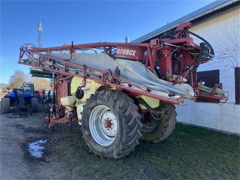 Hardi COMMANDER 4200 TWIN 28 m - Pulverizador arrastrado: foto 2 Hardi COMMANDER 4200 TWIN 28 m - Pulverizador arrastrado: foto 2