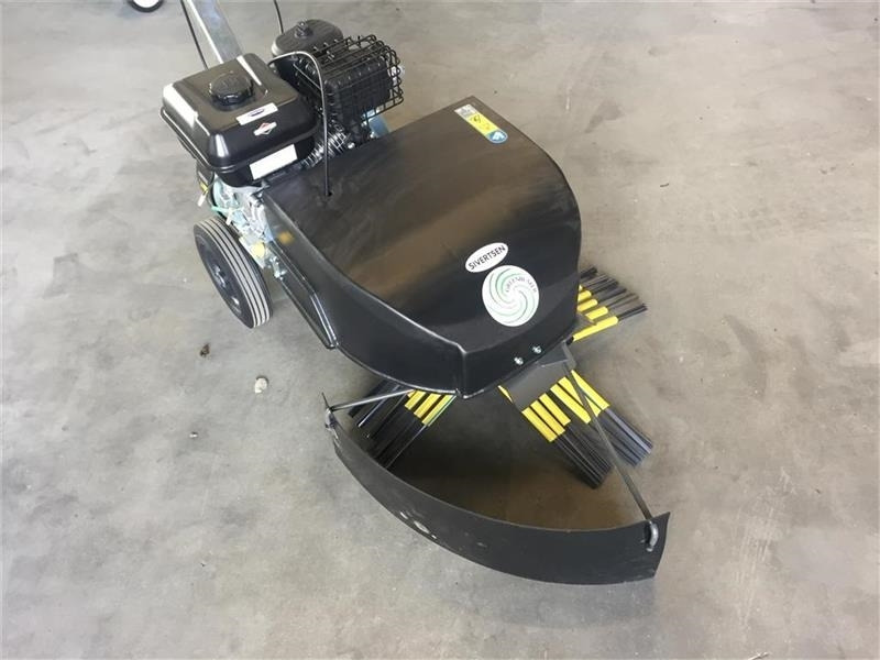 Kwern Greenbuster Pro III 8x3 Inkl. afdækningsskær - Maquinaria de jardinería: foto 1 Kwern Greenbuster Pro III 8x3 Inkl. afdækningsskær - Maquinaria de jardinería: foto 1