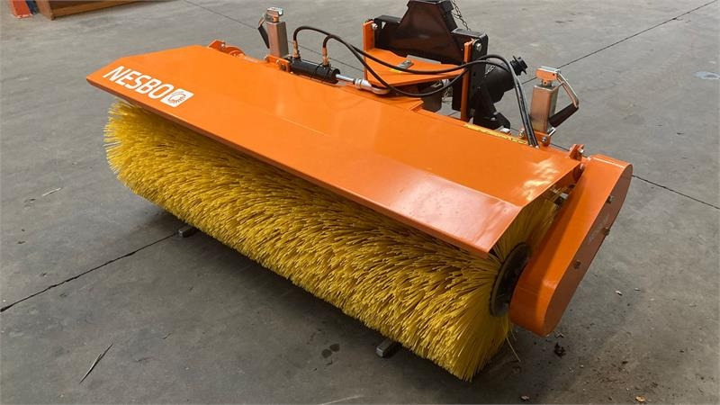 Nesbo FM 1500 P 1000H PTO - A-ramme kat. 1SS - Barredora cucharón: foto 1 Nesbo FM 1500 P 1000H PTO - A-ramme kat. 1SS - Barredora cucharón: foto 1