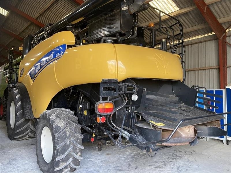 New Holland CR9090 35 fod VF bord og 4wd mm. - Cosechadora de granos: foto 4 New Holland CR9090 35 fod VF bord og 4wd mm. - Cosechadora de granos: foto 4