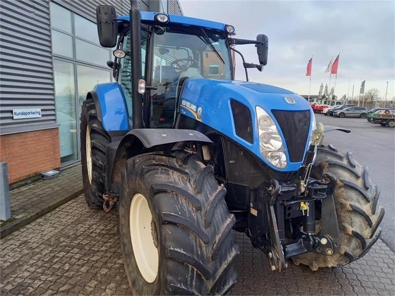 New Holland T7.220 - Tractor: foto 4 New Holland T7.220 - Tractor: foto 4