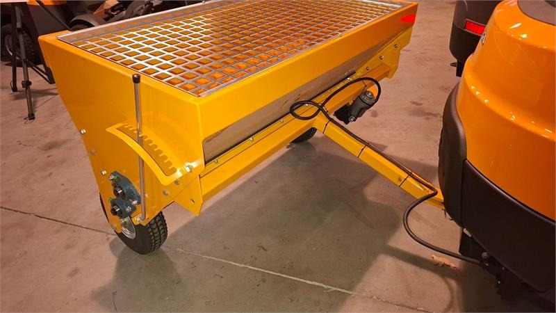 Stiga grusudlæggeer - Esparcidor de sal para Vehículo municipal: foto 1 Stiga grusudlæggeer - Esparcidor de sal para Vehículo municipal: foto 1