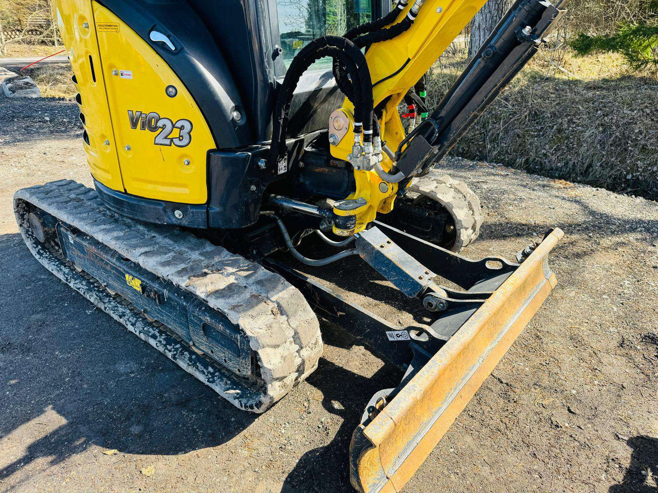YANMAR VIO23-6 - Otros maquinaria: foto 4 YANMAR VIO23-6 - Otros maquinaria: foto 4