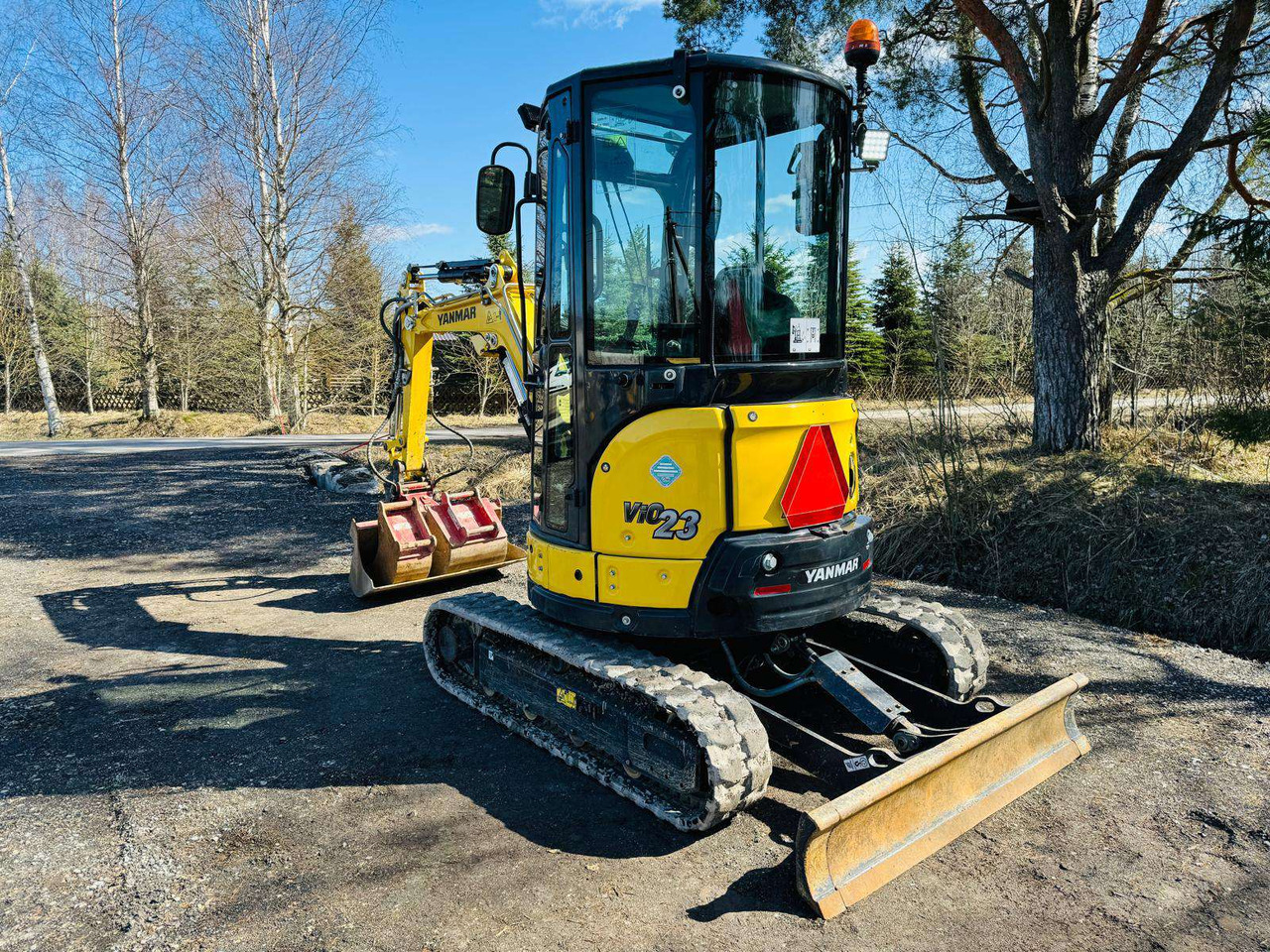 YANMAR VIO23-6 - Miniexcavadora: foto 3 YANMAR VIO23-6 - Miniexcavadora: foto 3