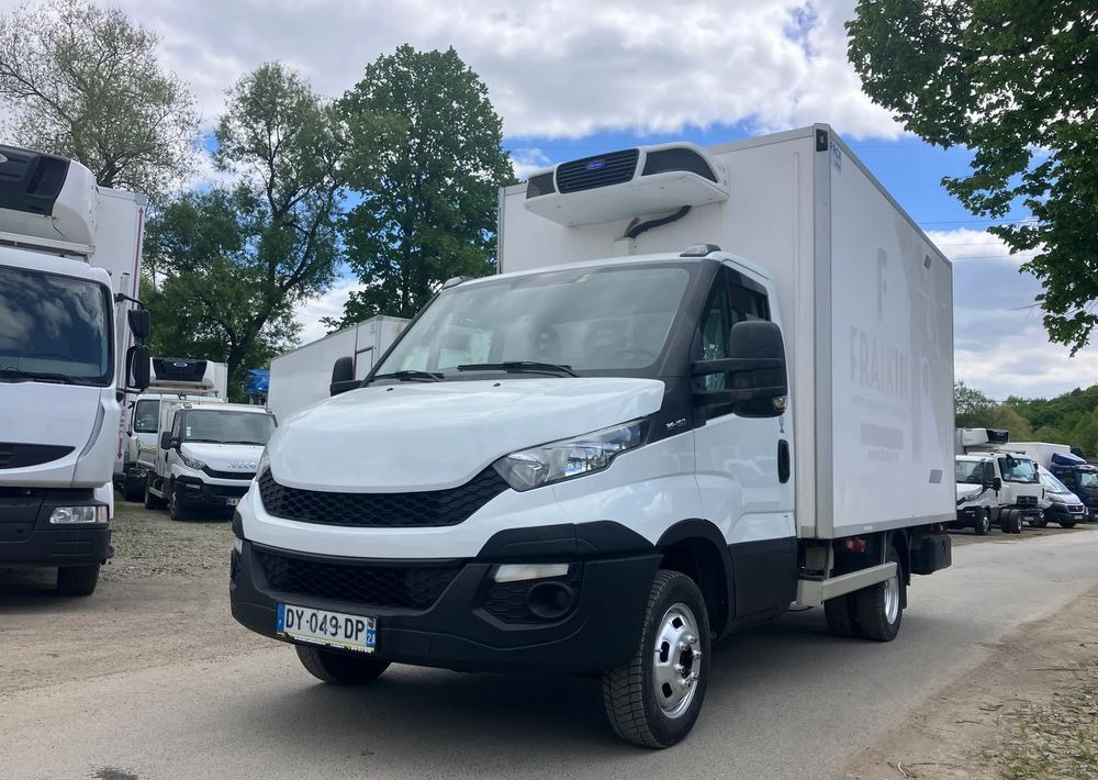 Iveco Daily 35C15 chłodnia 6 palet winda - Furgoneta frigorifica: foto 1 Iveco Daily 35C15 chłodnia 6 palet winda - Furgoneta frigorifica: foto 1