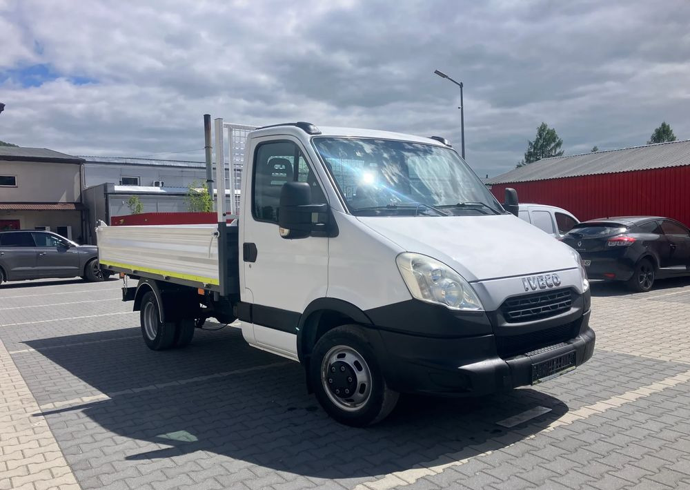 Iveco Iveco daily 35C13 wywrotka solidny kiper - Volquete furgoneta: foto 4 Iveco Iveco daily 35C13 wywrotka solidny kiper - Volquete furgoneta: foto 4