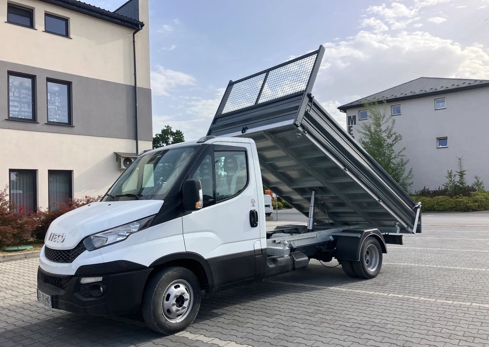 Iveco Iveco daily 35C13 wywrotka solidny kiper - Volquete furgoneta: foto 1 Iveco Iveco daily 35C13 wywrotka solidny kiper - Volquete furgoneta: foto 1