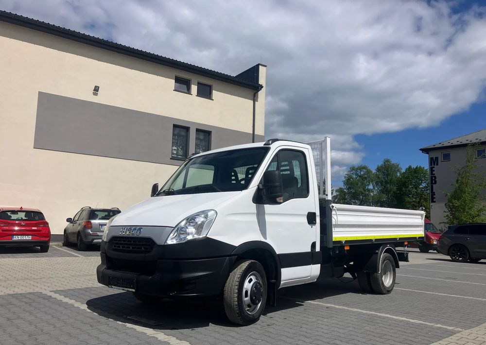 Iveco Iveco daily 35C13 wywrotka solidny kiper - Volquete furgoneta: foto 3 Iveco Iveco daily 35C13 wywrotka solidny kiper - Volquete furgoneta: foto 3