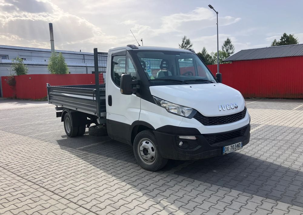 Iveco Iveco daily 35C13 wywrotka solidny kiper - Volquete furgoneta: foto 3 Iveco Iveco daily 35C13 wywrotka solidny kiper - Volquete furgoneta: foto 3