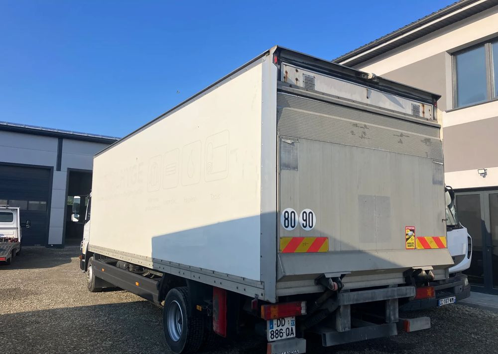 Mercedes-Benz Atego 1218 kurierka kontener - Camión caja cerrada: foto 3 Mercedes-Benz Atego 1218 kurierka kontener - Camión caja cerrada: foto 3
