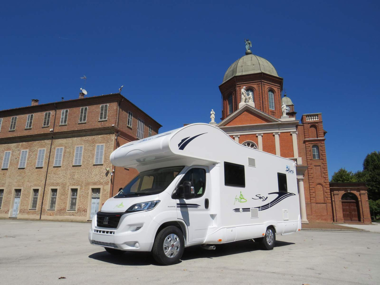 Fiat Ducato RETRACTABLE PLATFORM (300KG CAPACITY) - Autocaravana capuchina: foto 1 Fiat Ducato RETRACTABLE PLATFORM (300KG CAPACITY) - Autocaravana capuchina: foto 1