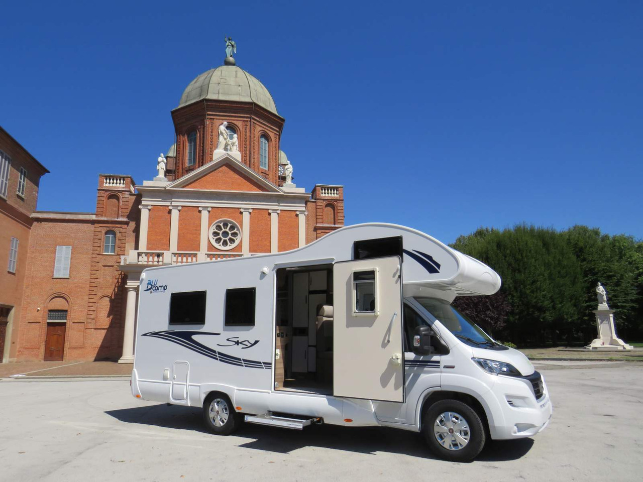 Fiat Ducato RETRACTABLE PLATFORM (300KG CAPACITY) - Autocaravana capuchina: foto 5 Fiat Ducato RETRACTABLE PLATFORM (300KG CAPACITY) - Autocaravana capuchina: foto 5