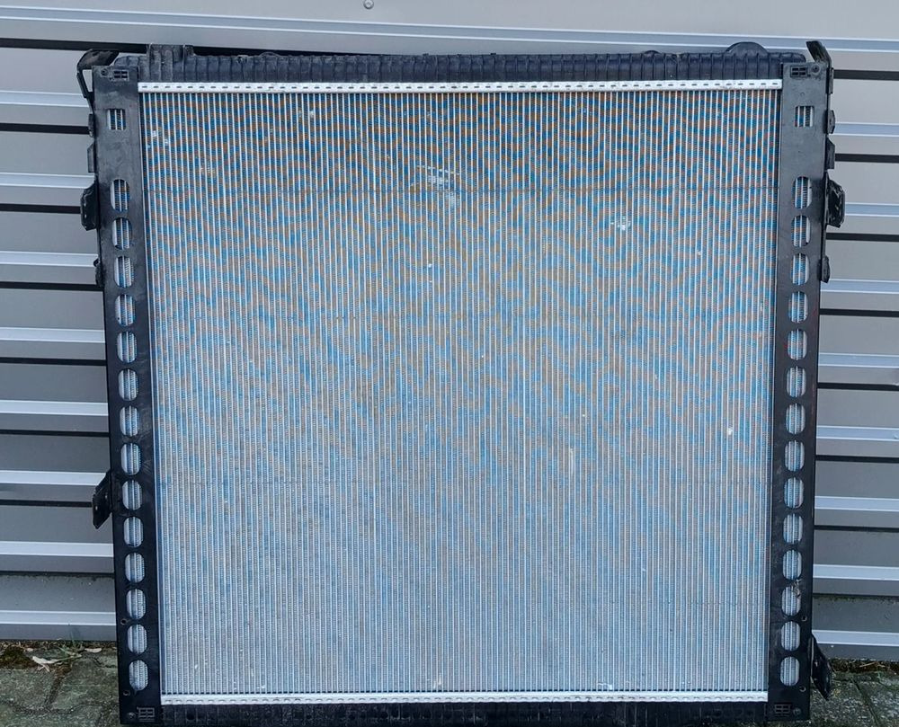 DAF XF 106 EURO 6 CHŁODNICA WODY NOWA 2125896 - Sistema de refrigeración: foto 1 DAF XF 106 EURO 6 CHŁODNICA WODY NOWA 2125896 - Sistema de refrigeración: foto 1