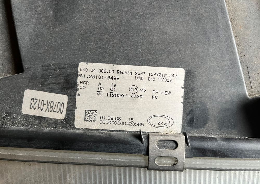 Lampy MAN TGX TGS euro 5 oryginał reflektor - Luz/ Iluminación para Camión: foto 4 Lampy MAN TGX TGS euro 5 oryginał reflektor - Luz/ Iluminación para Camión: foto 4