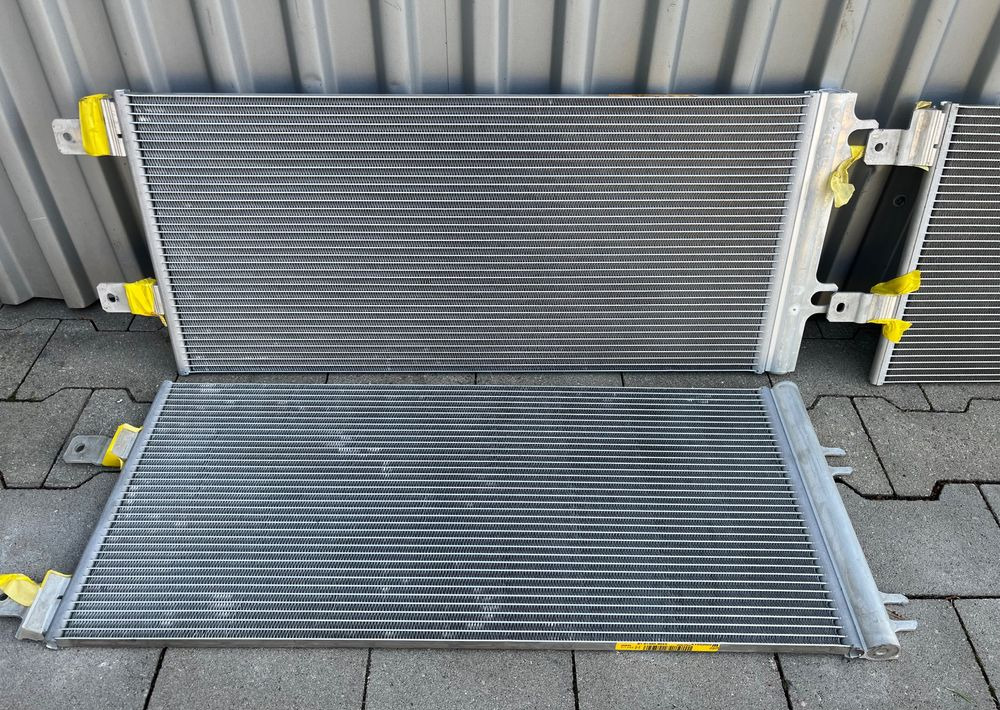NOWA Chłodnica klimatyzacji MAN TG3 TGX TGS nowy model skraplacz - Condensador para Camión: foto 1 NOWA Chłodnica klimatyzacji MAN TG3 TGX TGS nowy model skraplacz - Condensador para Camión: foto 1
