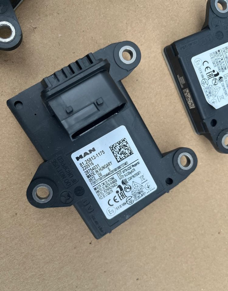 Radar boczny MAN TG3 TGX nowy model sensor - Piezas de recambio para Camión: foto 3 Radar boczny MAN TG3 TGX nowy model sensor - Piezas de recambio para Camión: foto 3