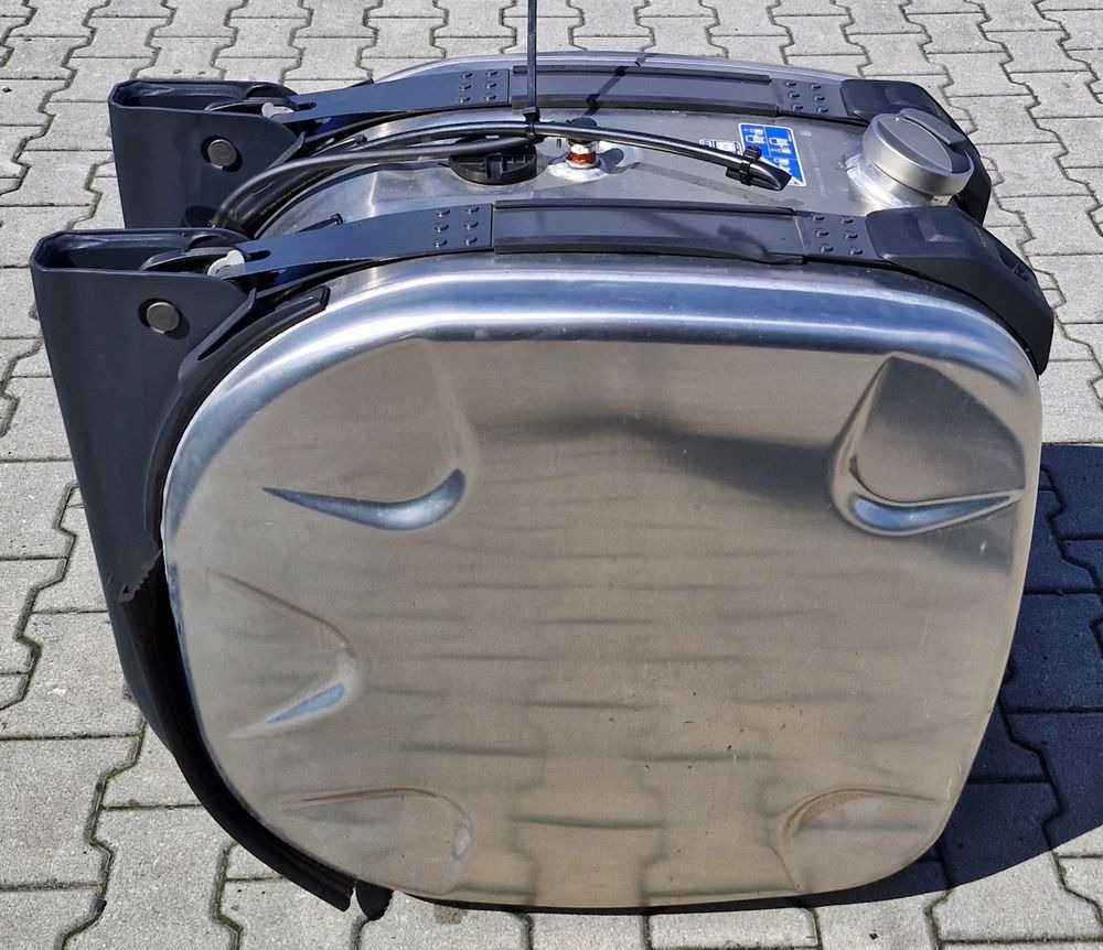 SCANIA R S ZBIORNIK PALIWA 220L NOWY - Procesamiento de combustible: foto 3 SCANIA R S ZBIORNIK PALIWA 220L NOWY - Procesamiento de combustible: foto 3