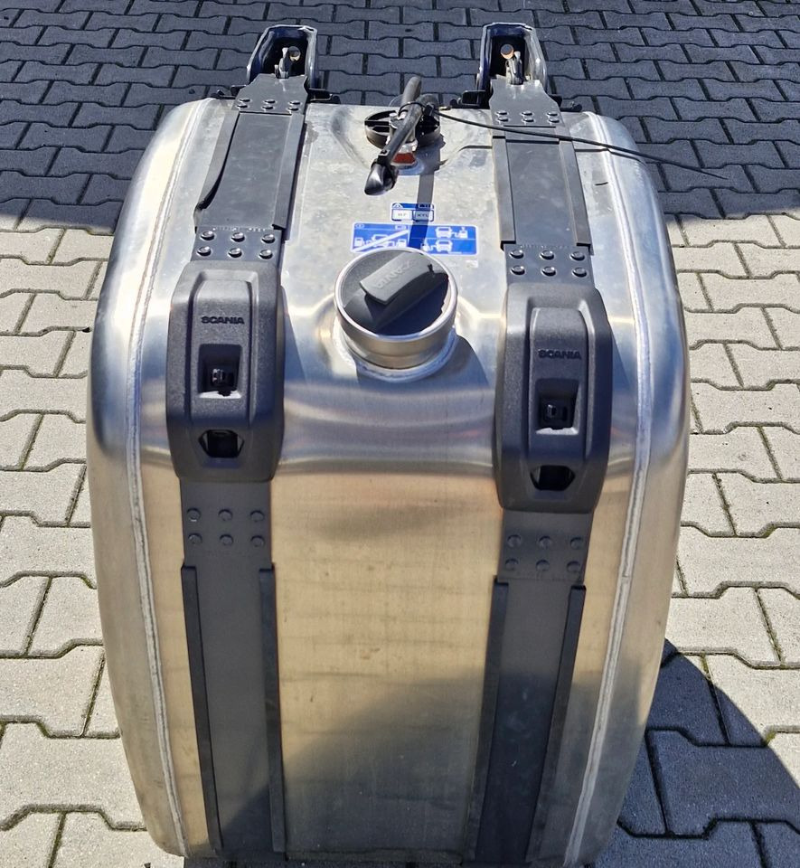 SCANIA R S ZBIORNIK PALIWA 220L NOWY - Procesamiento de combustible: foto 1 SCANIA R S ZBIORNIK PALIWA 220L NOWY - Procesamiento de combustible: foto 1