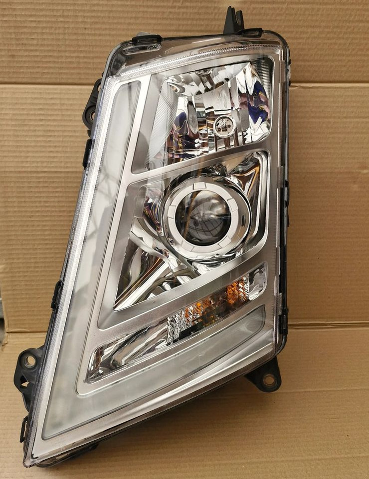 VOLVO FH 4 LAMPA PRZEDNIA XENON LEWA 22239247 - Faro delantero: foto 1 VOLVO FH 4 LAMPA PRZEDNIA XENON LEWA 22239247 - Faro delantero: foto 1