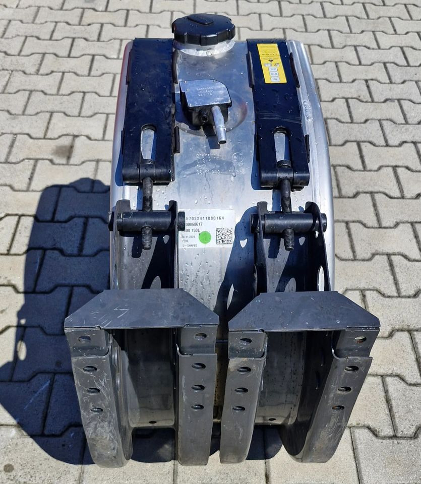VOLVO FH4 RENAULT GAMA T ZBIORNIK PALIWA 150L NOWY - Tanque de almacenamiento: foto 4 VOLVO FH4 RENAULT GAMA T ZBIORNIK PALIWA 150L NOWY - Tanque de almacenamiento: foto 4
