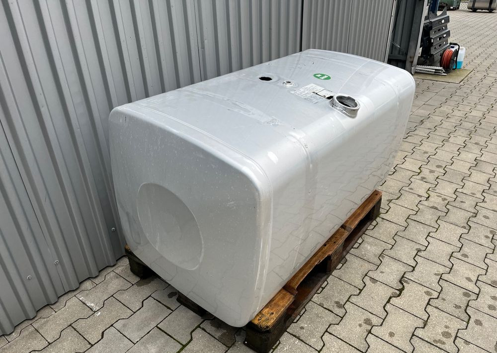 Zbiornik paliwa MAN TGX TGS 580 litrów bak - Procesamiento de combustible para Camión: foto 3 Zbiornik paliwa MAN TGX TGS 580 litrów bak - Procesamiento de combustible para Camión: foto 3