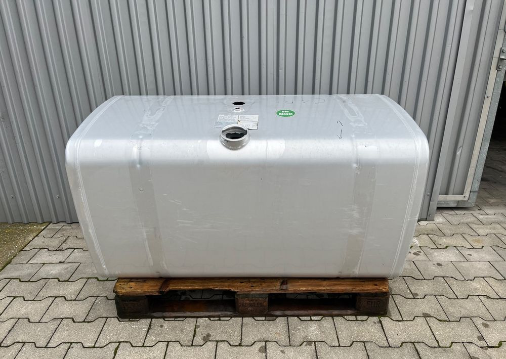 Zbiornik paliwa MAN TGX TGS 580 litrów bak - Procesamiento de combustible para Camión: foto 1 Zbiornik paliwa MAN TGX TGS 580 litrów bak - Procesamiento de combustible para Camión: foto 1