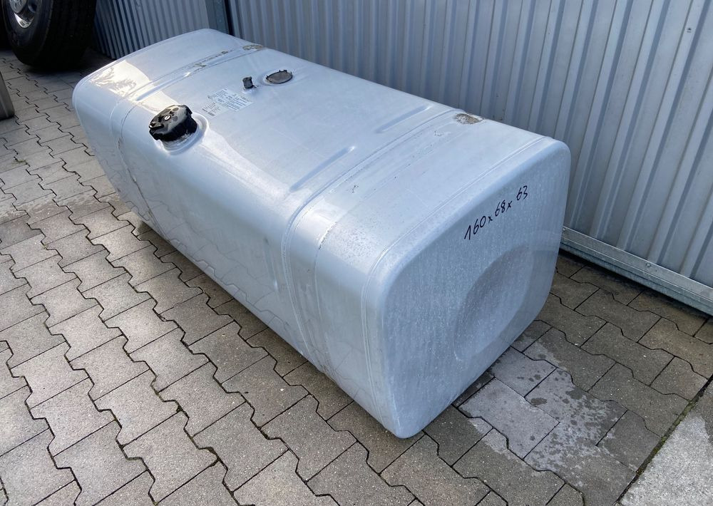 Zbiornik paliwa MAN TGX TGS 600 litrów bak - Depósito de combustible para Camión: foto 2 Zbiornik paliwa MAN TGX TGS 600 litrów bak - Depósito de combustible para Camión: foto 2