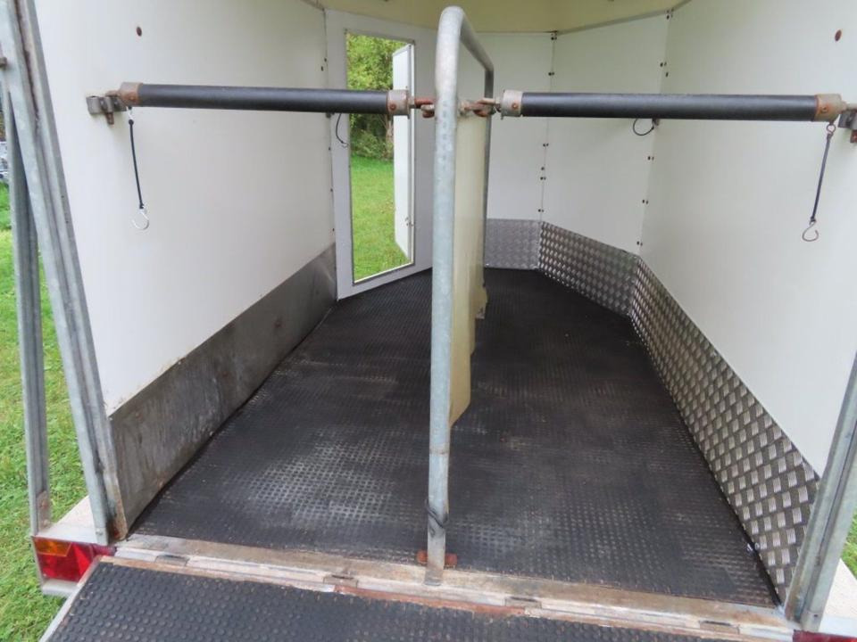 Black Friday Vieh - Pferdeanhänger, PKW Anhänger, Henra, TÜV NEU - Remolque para caballos: foto 5 Black Friday Vieh - Pferdeanhänger, PKW Anhänger, Henra, TÜV NEU - Remolque para caballos: foto 5