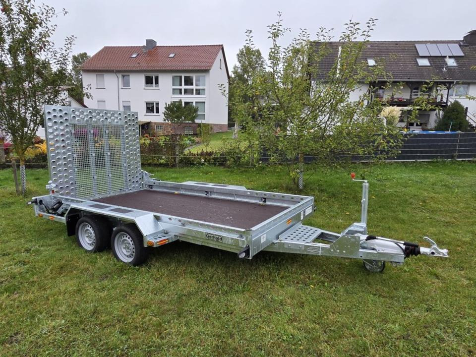 Böckmann BT TS 3518/3t PKW-Anhänger Baumaschinentransporter 3,5 t - Remolque porta maquinaria: foto 1 Böckmann BT TS 3518/3t PKW-Anhänger Baumaschinentransporter 3,5 t - Remolque porta maquinaria: foto 1