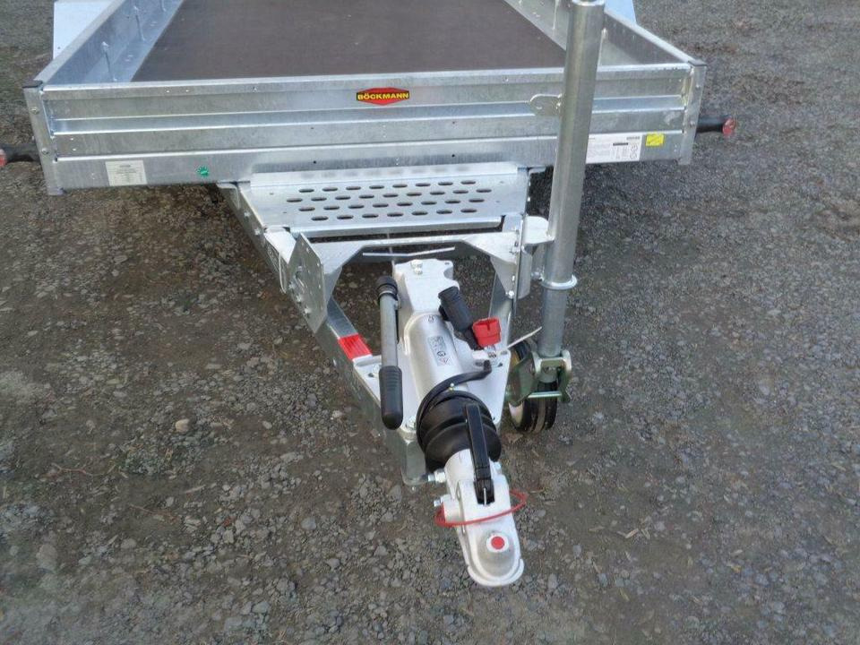 Remolque porta maquinaria Böckmann, PKW-Anhänger, Baumaschinentransporter, 3,5 to. 100 km/h: foto 12