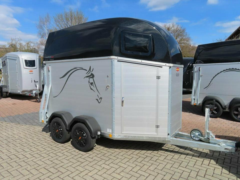 Böckmann Pferdeanhänger Champion Esprit Flügeltür Sattelkammer - Remolque para caballos: foto 3 Böckmann Pferdeanhänger Champion Esprit Flügeltür Sattelkammer - Remolque para caballos: foto 3