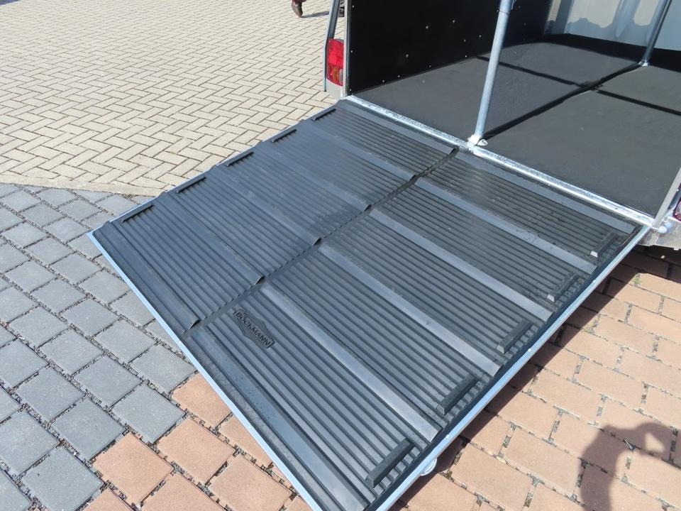 Remolque para caballos Böckmann Pferdeanhänger Champion Esprit Flügeltür Sattelkammer: foto 14 Remolque para caballos Böckmann Pferdeanhänger Champion Esprit Flügeltür Sattelkammer: foto 14