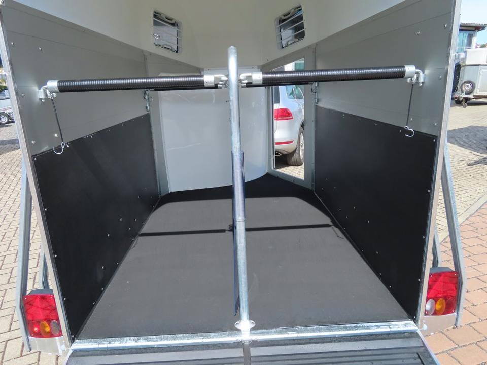 Remolque para caballos Böckmann Pferdeanhänger Champion Esprit Flügeltür Sattelkammer: foto 12 Remolque para caballos Böckmann Pferdeanhänger Champion Esprit Flügeltür Sattelkammer: foto 12