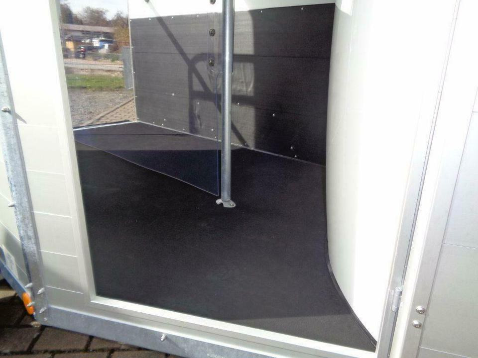 Böckmann Pferdeanhänger, Champion R, ALUBODEN, SaKa, 100 km/h - Remolque para caballos: foto 3 Böckmann Pferdeanhänger, Champion R, ALUBODEN, SaKa, 100 km/h - Remolque para caballos: foto 3