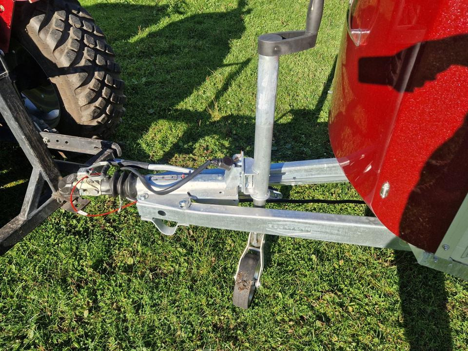 Böckmann Pferdeanhänger Champion R, SaKa., 100 km/h - Remolque para caballos: foto 5 Böckmann Pferdeanhänger Champion R, SaKa., 100 km/h - Remolque para caballos: foto 5