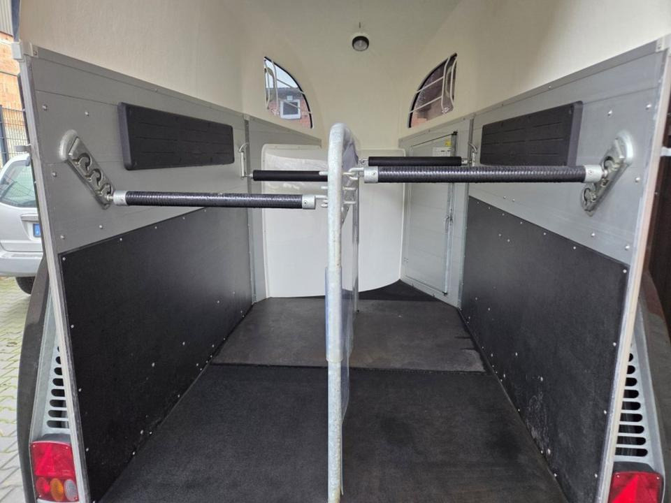 Böckmann Pferdeanhänger Champion R SaKa. WCF-Fahrwerk 100 km/h - Remolque para caballos: foto 5 Böckmann Pferdeanhänger Champion R SaKa. WCF-Fahrwerk 100 km/h - Remolque para caballos: foto 5