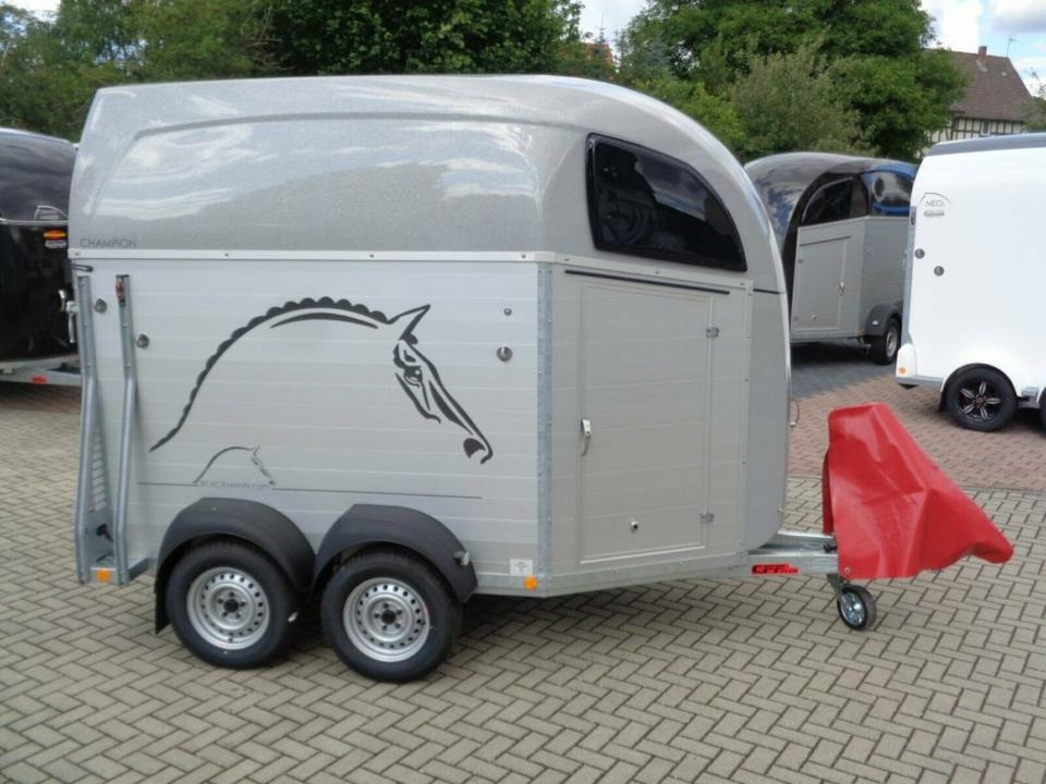 Böckmann Pferdeanhänger Champion R Sattelkammer Aluboden - Remolque para caballos: foto 2 Böckmann Pferdeanhänger Champion R Sattelkammer Aluboden - Remolque para caballos: foto 2