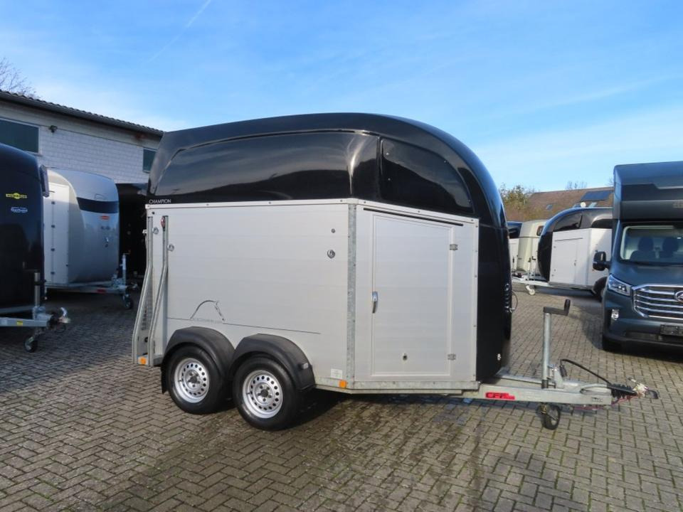 Böckmann, Pferdeanhänger, Champion R, top, SaKa. 100 km/h - Remolque para caballos: foto 2 Böckmann, Pferdeanhänger, Champion R, top, SaKa. 100 km/h - Remolque para caballos: foto 2