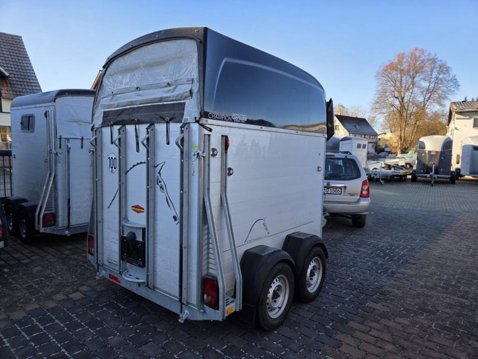 Böckmann, Pferdeanhänger, Champion R, top, SaKa. 100 km/h - Remolque para caballos: foto 4 Böckmann, Pferdeanhänger, Champion R, top, SaKa. 100 km/h - Remolque para caballos: foto 4