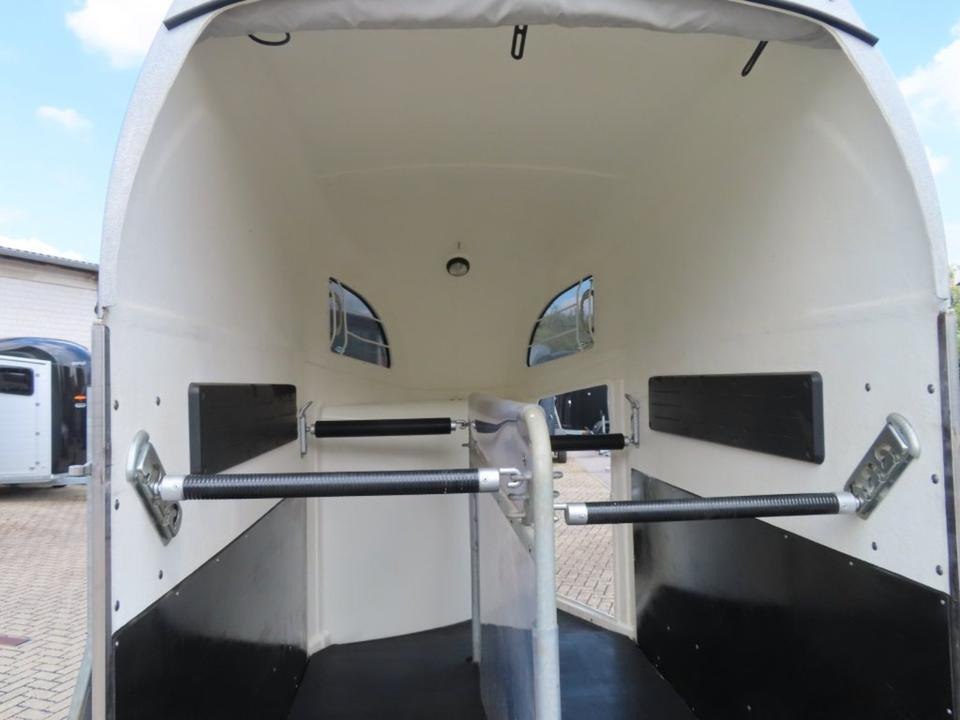 Böckmann Pferdeanhänger, Comfort, Alub. Sattelk. 100 km/h, top - Remolque para caballos: foto 5 Böckmann Pferdeanhänger, Comfort, Alub. Sattelk. 100 km/h, top - Remolque para caballos: foto 5