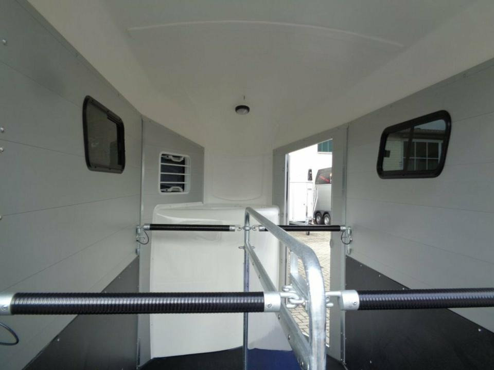 Böckmann Pferdeanhänger Portax Esprit ECO Aluboden Sattelkammer - Remolque para caballos: foto 5 Böckmann Pferdeanhänger Portax Esprit ECO Aluboden Sattelkammer - Remolque para caballos: foto 5