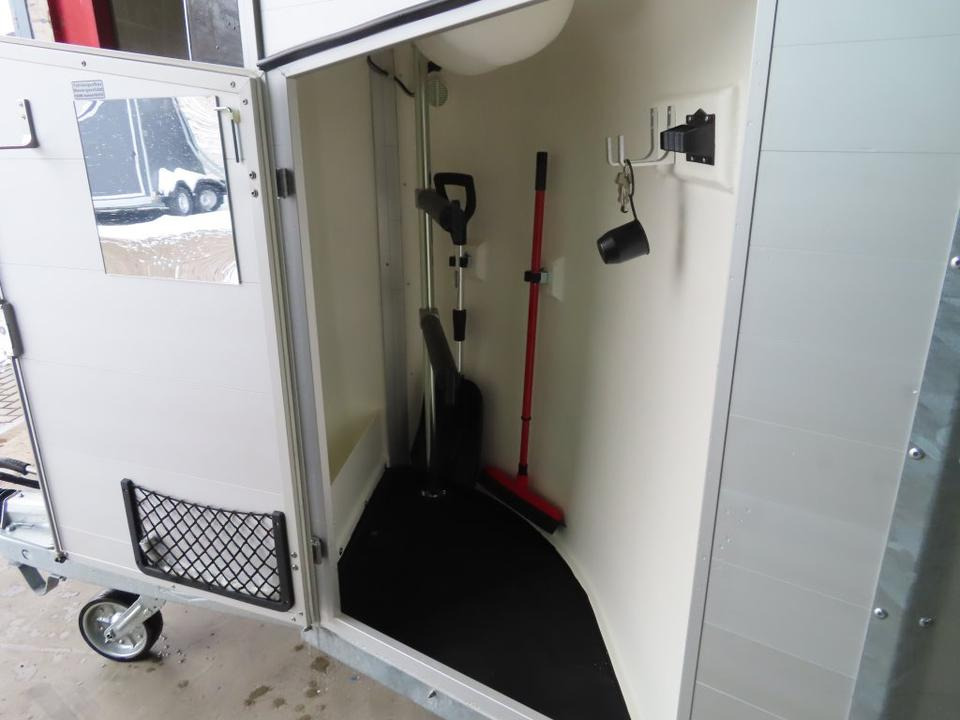 Böckmann Pferdeanhänger Portax Esprit s+b Aluboden, Sattelkammer - Remolque para caballos: foto 4 Böckmann Pferdeanhänger Portax Esprit s+b Aluboden, Sattelkammer - Remolque para caballos: foto 4