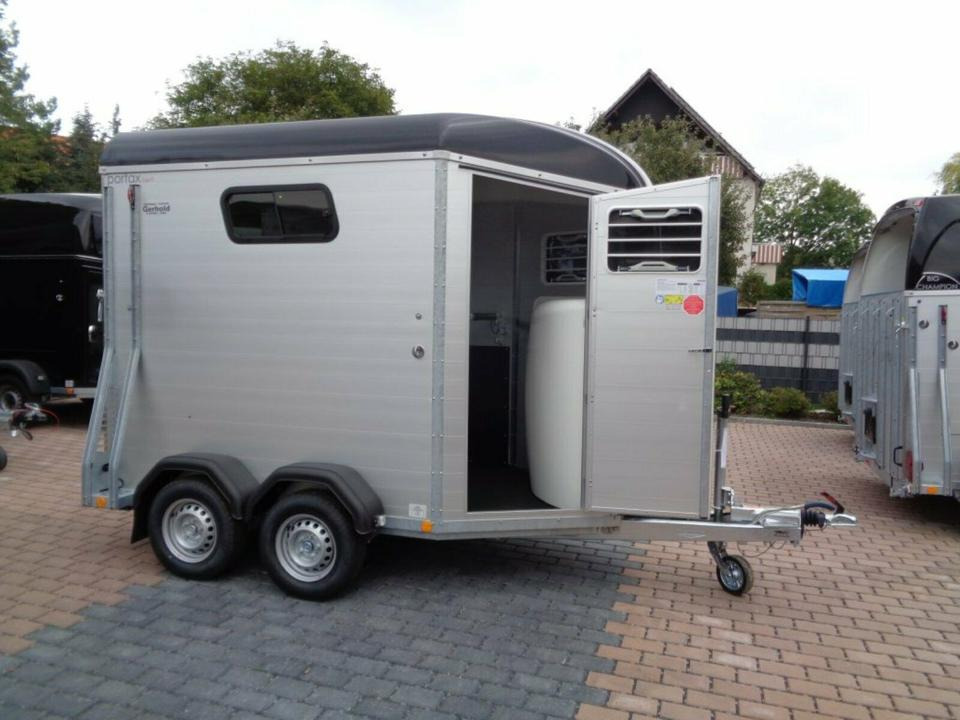 Böckmann Pferdeanhänger Portax Esprit s+b Aluboden, Sattelkammer, - Remolque para caballos: foto 1 Böckmann Pferdeanhänger Portax Esprit s+b Aluboden, Sattelkammer, - Remolque para caballos: foto 1
