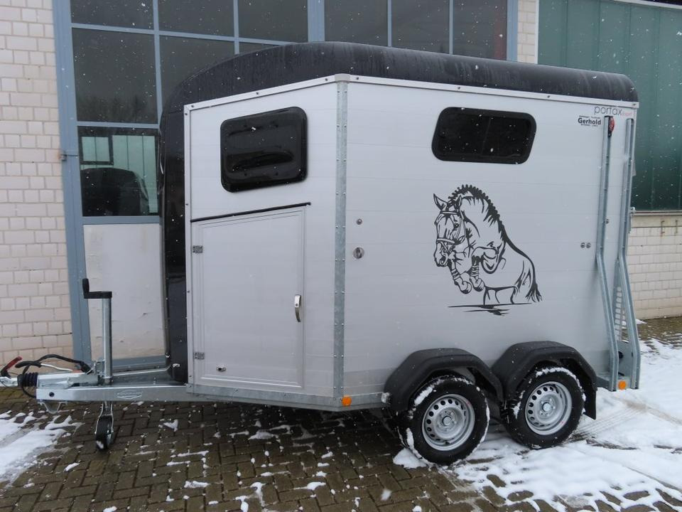 Böckmann Pferdeanhänger Portax Esprit s+b Aluboden, Sattelkammer - Remolque para caballos: foto 2 Böckmann Pferdeanhänger Portax Esprit s+b Aluboden, Sattelkammer - Remolque para caballos: foto 2