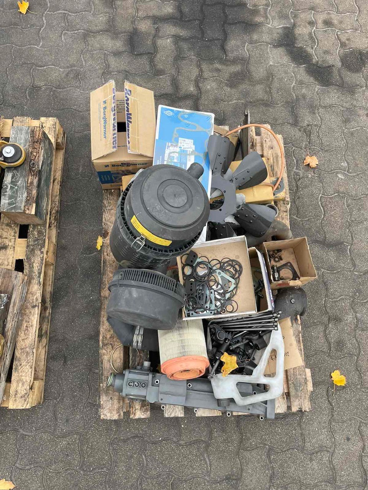 DEUTZ BF4M2012 Serial: 21039937 Fully renovated engine!!! - Motor para Maquinaria de construcción: foto 4 DEUTZ BF4M2012 Serial: 21039937 Fully renovated engine!!! - Motor para Maquinaria de construcción: foto 4